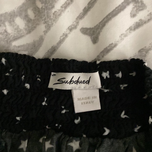 Subdued Ruffle Mini ⭐️ ⭐️ ⭐️ - Picture 4 of 4